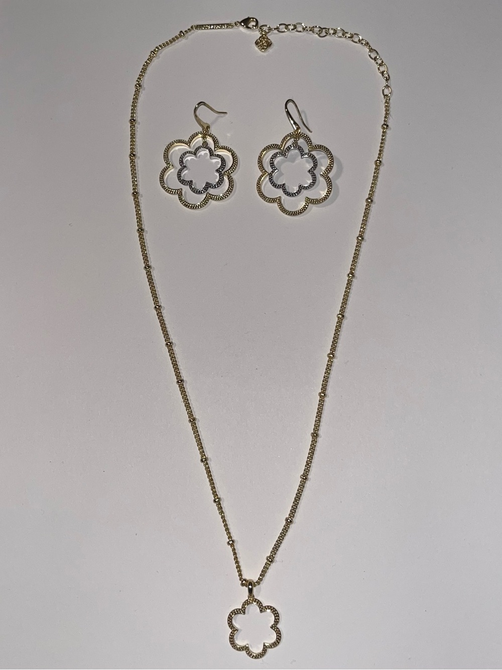 Kendra Scott Gold Floral Outline Necklace and Earrings Set